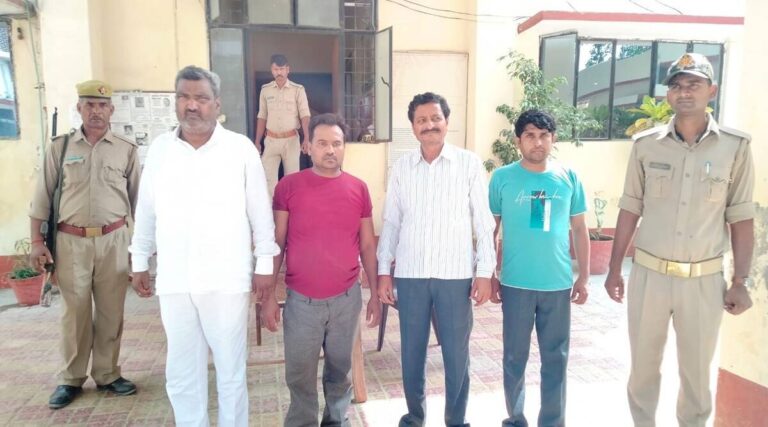 Ballia paper leak: Newshounds protest colleagues’ arrest with ‘havan’