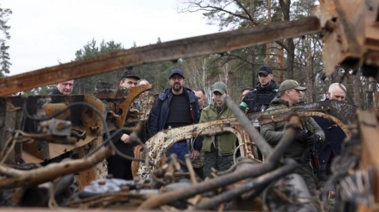 Some civilians depart as Russians tighten noose on Mariupol