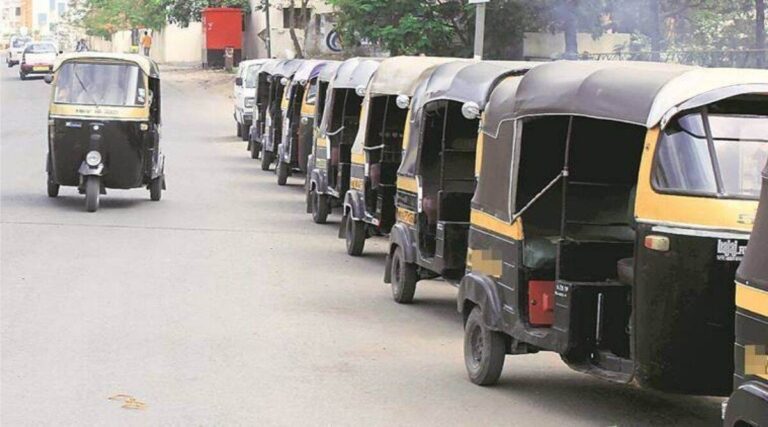 Odisha autorickshaw motive force returns gold necklace price Rs 1.6 lakh to passenger