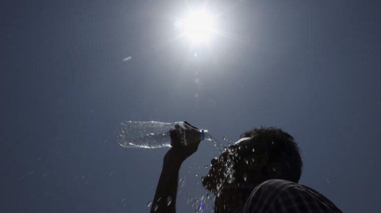 Sunstroke instances upward push as summer time peaks