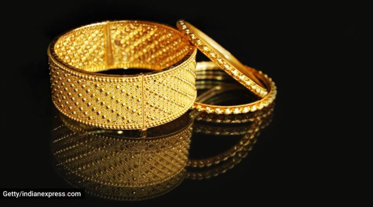 Gold slips Rs 77/10 gm, whilst silver declines Rs 333/kg; this is how a lot it prices